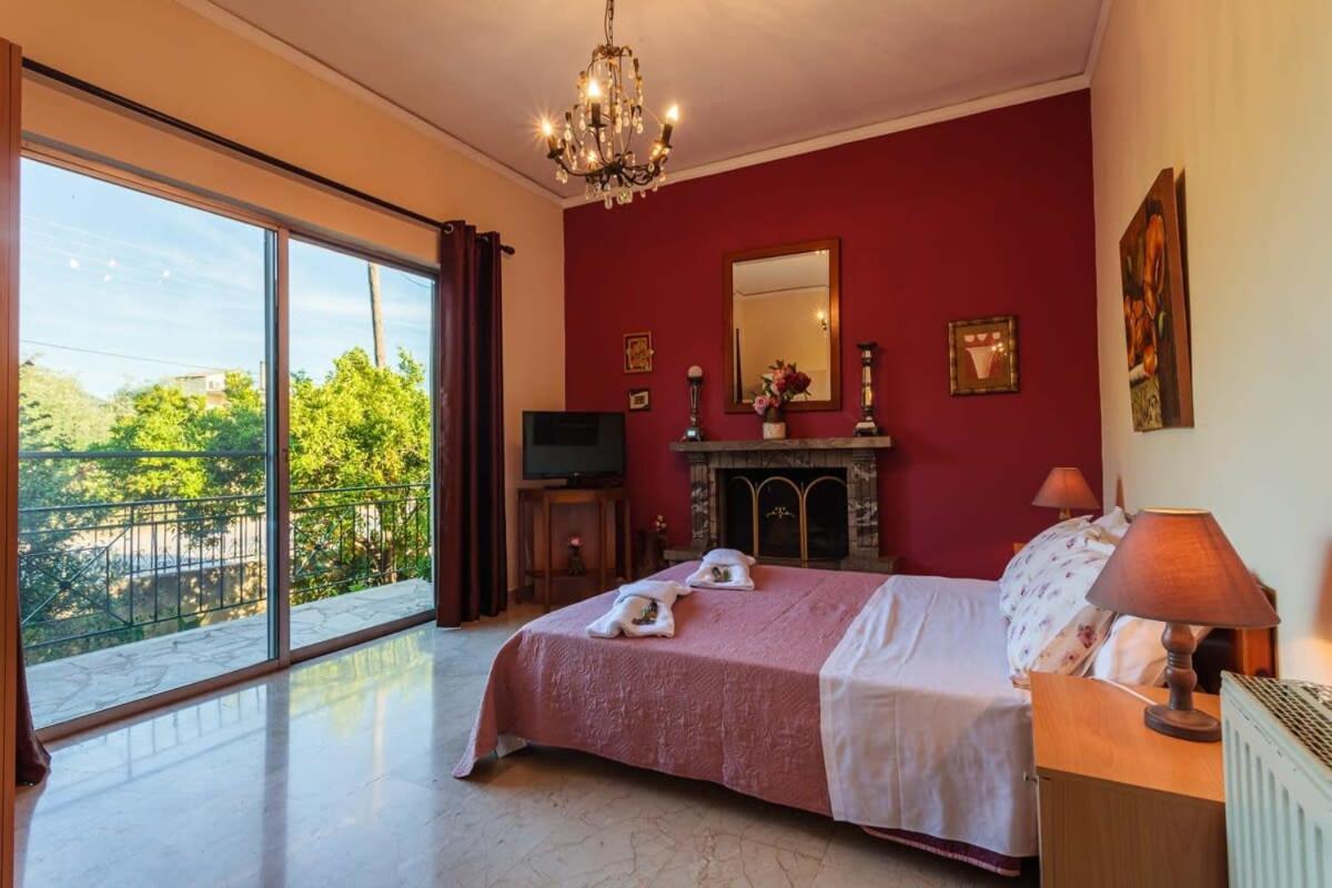 Stylish Seaside Home - Fully Equipped, Big Terrace Каламата Екстериор снимка