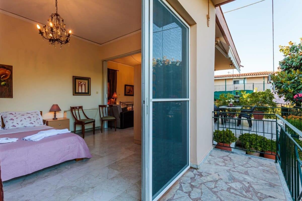 Stylish Seaside Home - Fully Equipped, Big Terrace Каламата Екстериор снимка