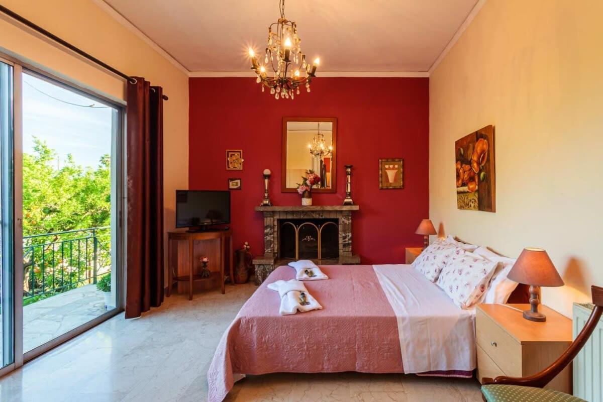 Stylish Seaside Home - Fully Equipped, Big Terrace Каламата Екстериор снимка